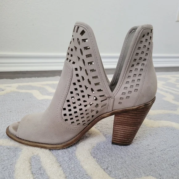 Jessica Simpson Peep Toe Shooties - Picture 6 of 12